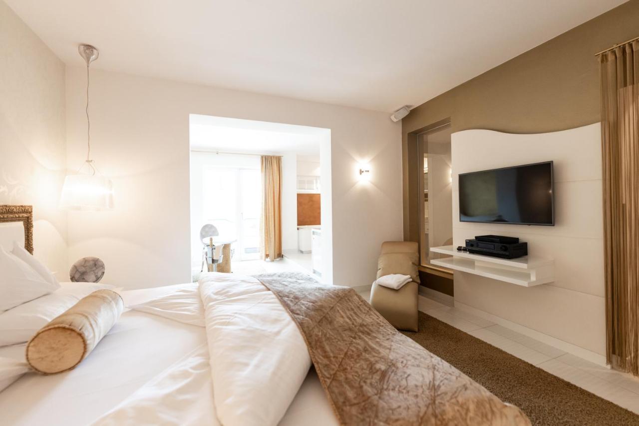Maiers Kuschelhotel Loipersdorf Deluxe - Adults Only Fürstenfeld エクステリア 写真