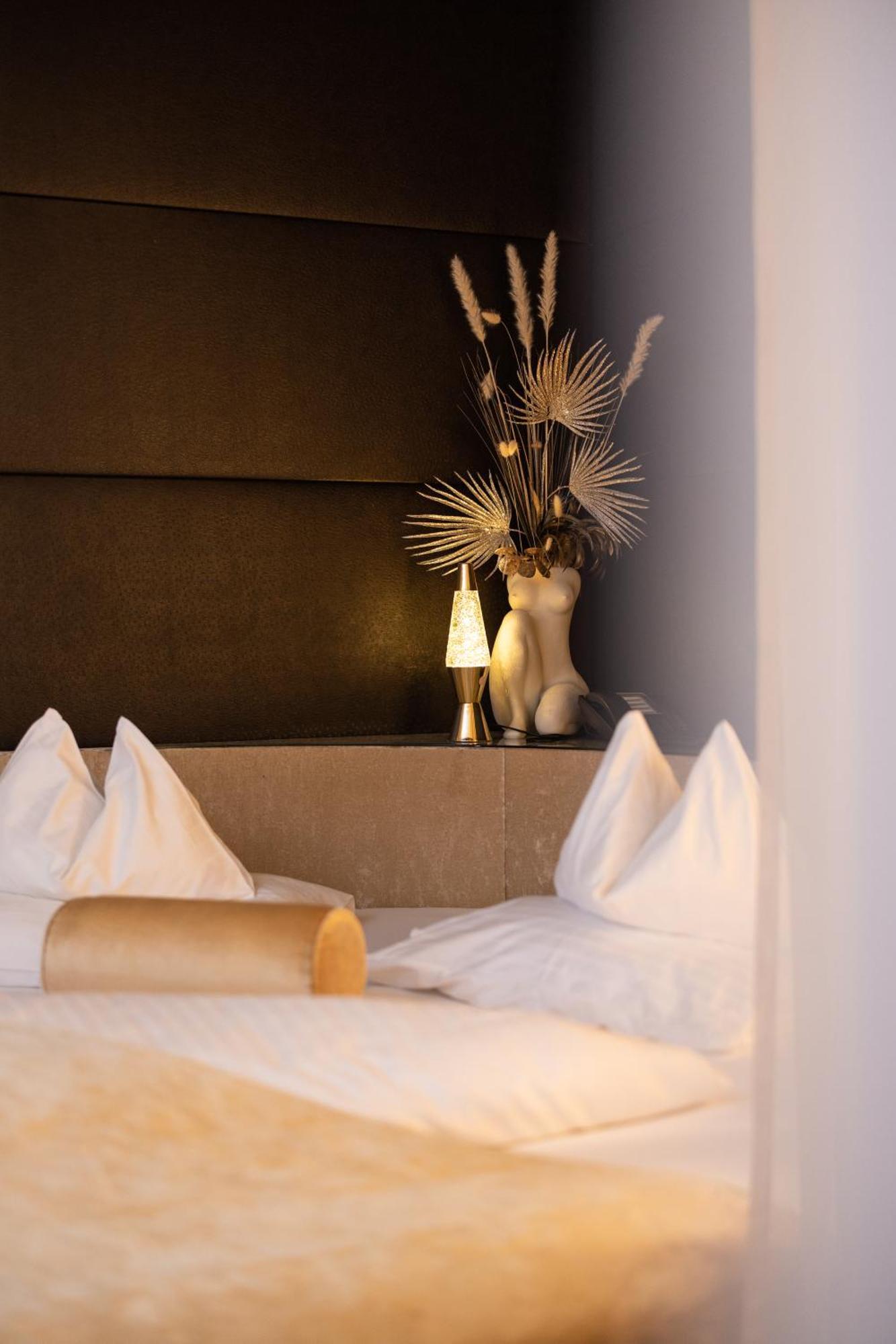 Maiers Kuschelhotel Loipersdorf Deluxe - Adults Only Fürstenfeld エクステリア 写真