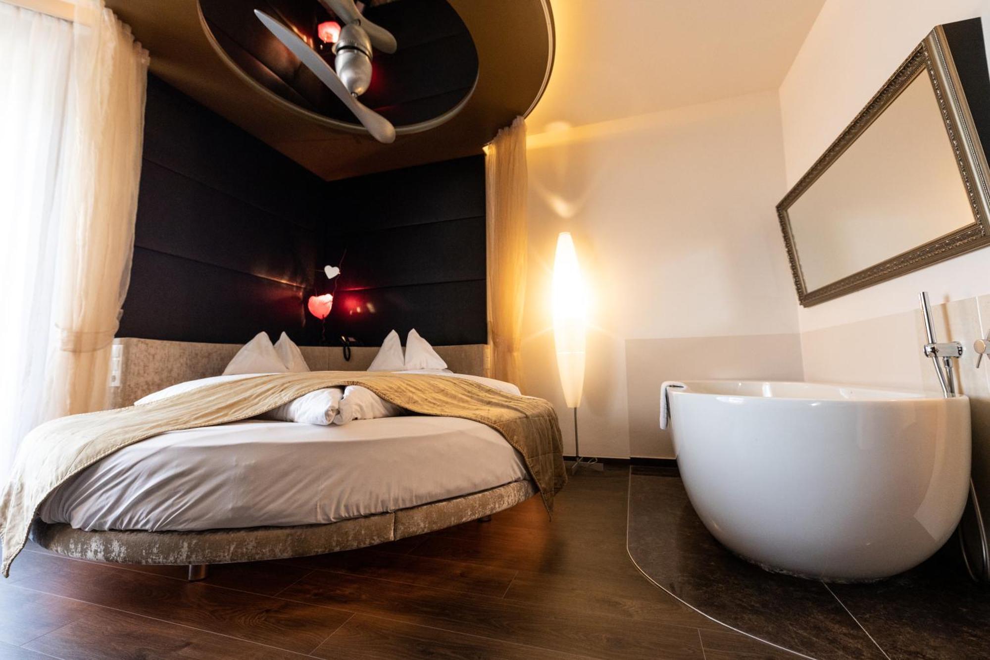 Maiers Kuschelhotel Loipersdorf Deluxe - Adults Only Fürstenfeld エクステリア 写真