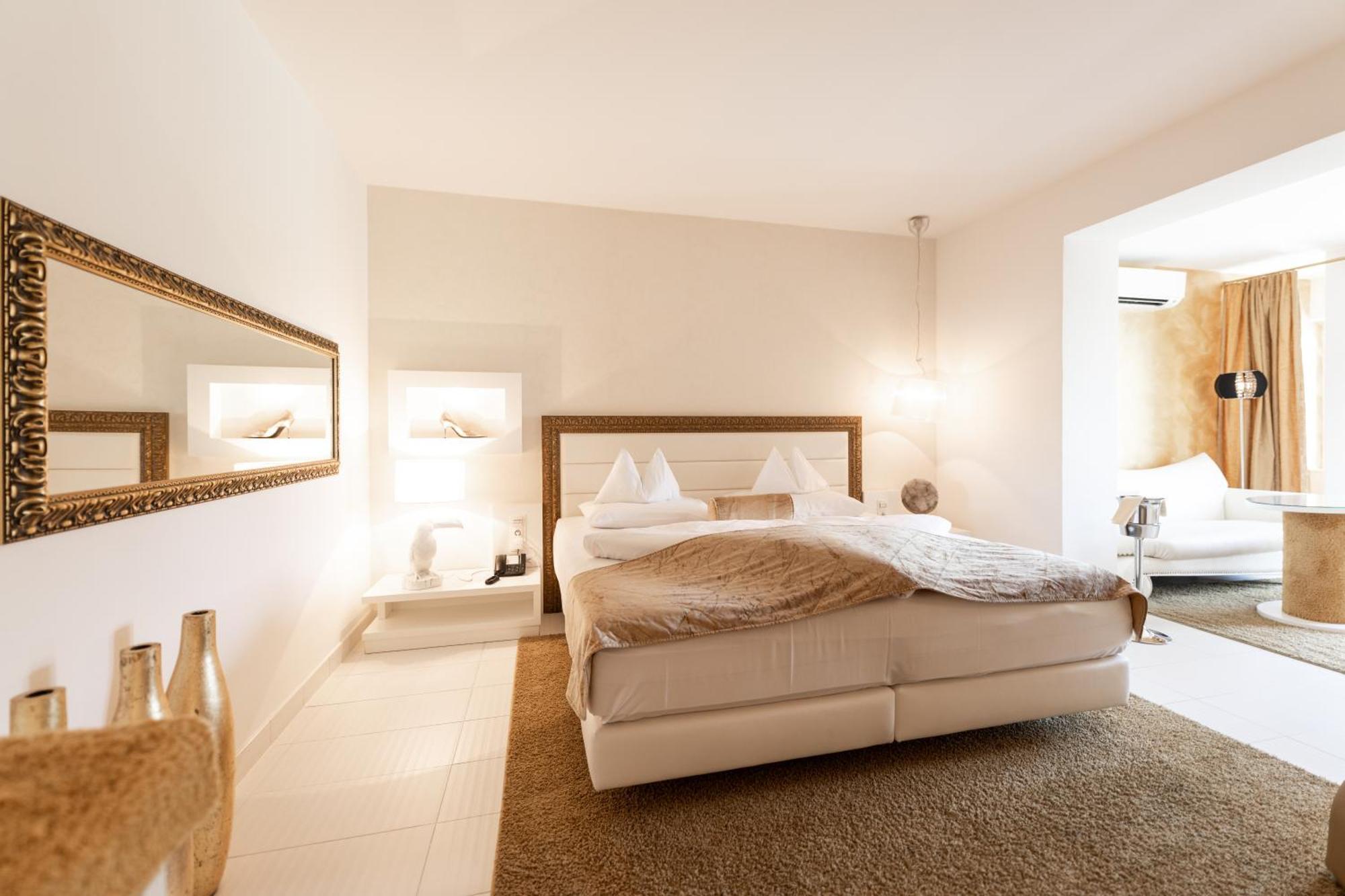 Maiers Kuschelhotel Loipersdorf Deluxe - Adults Only Fürstenfeld エクステリア 写真