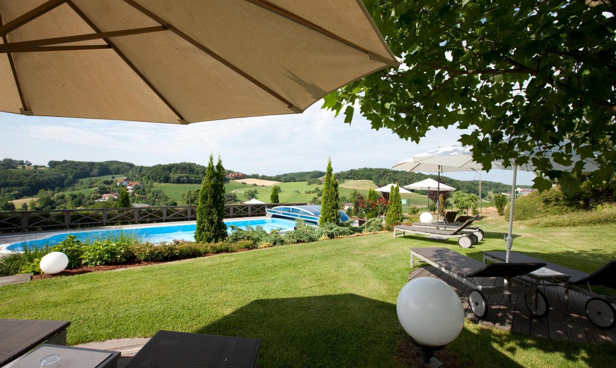 Maiers Kuschelhotel Loipersdorf Deluxe - Adults Only Fürstenfeld エクステリア 写真