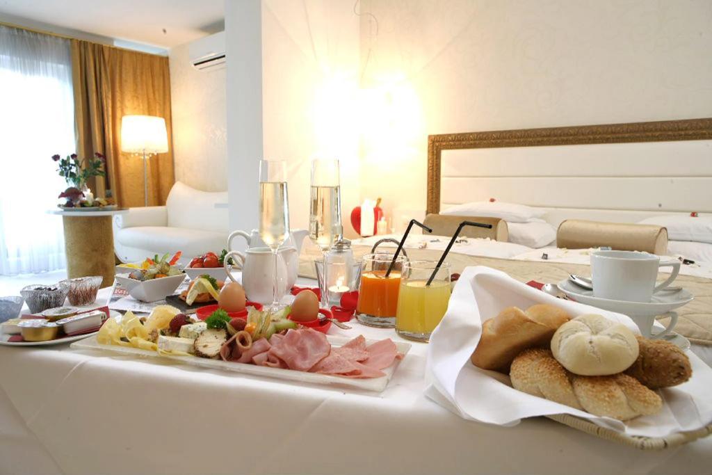 Maiers Kuschelhotel Loipersdorf Deluxe - Adults Only Fürstenfeld エクステリア 写真