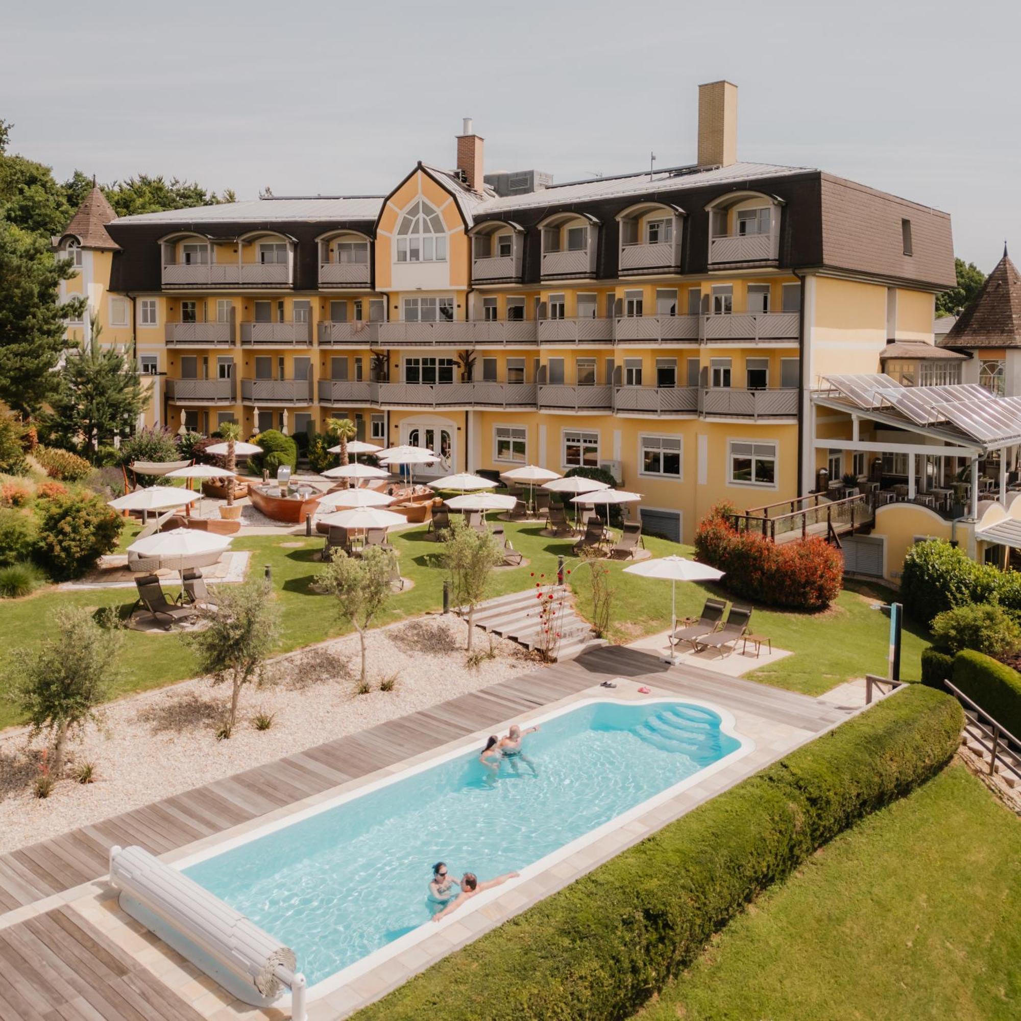 Maiers Kuschelhotel Loipersdorf Deluxe - Adults Only Fürstenfeld エクステリア 写真